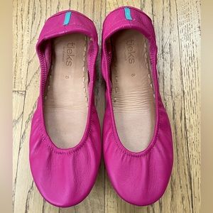 Fuchsia Tieks Size 8 Women's